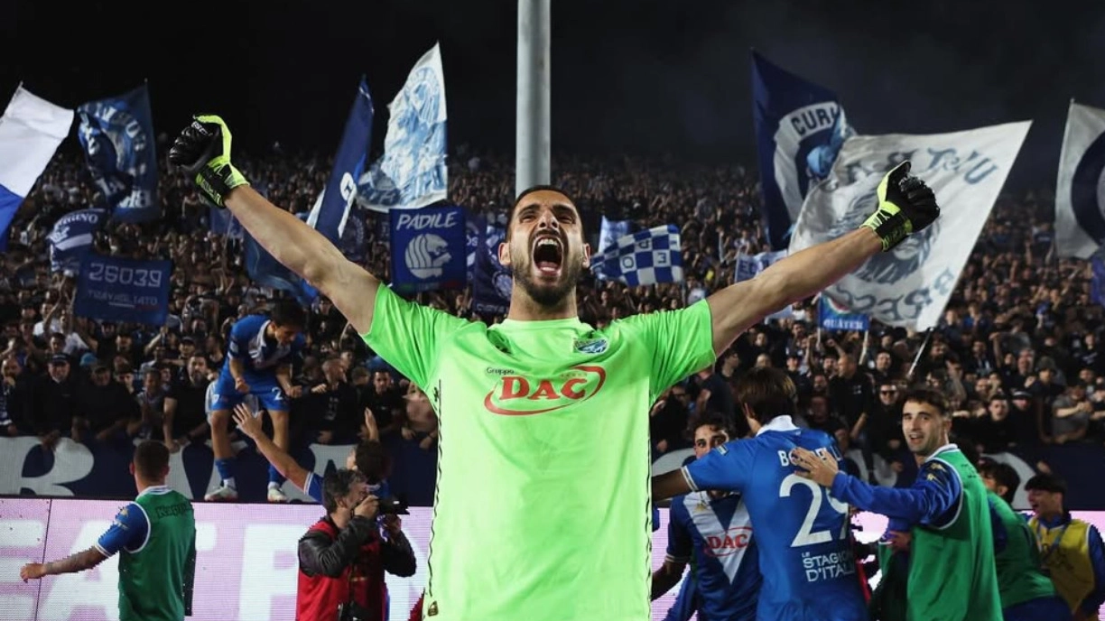 Luca Lezzerini è il nuovo terzo portiere della Fiorentina Luca Lezzerini è il nuovo terzo portiere della Fiorentina