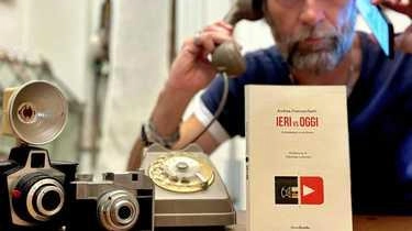 Il libro di Franceschetti con la prefazione di Valentina Lodovini. Il libro di Franceschetti con la prefazione di Valentina Lodovini.
