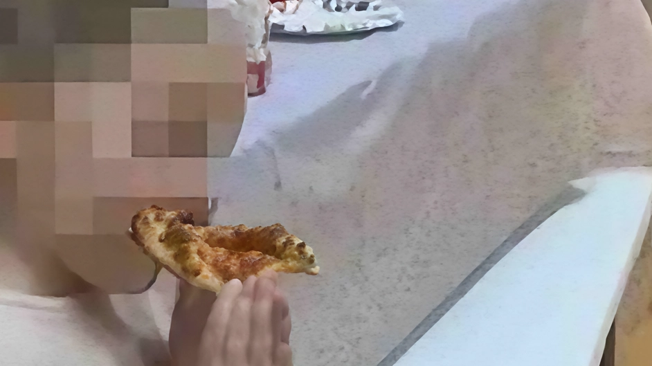 Il padre condanna il comportamento di chi ha disertato la festa della figlia a Camucia. Un caso simile a quello che ha coinvolto la bambina di Castiglione del Lago è finito in un video e ha totalizzato 3 milioni di visualizzazioni (foto d’archivio) Il padre condanna il comportamento di chi ha disertato la festa della figlia a Camucia. Un caso simile a quello che ha coinvolto la bambina di Castiglione del Lago è finito in un video e ha totalizzato 3 milioni di visualizzazioni (foto d’archivio)
