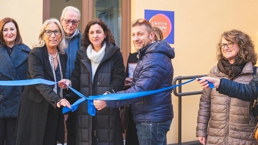 Inaugurato il Centro Famiglie Firenze Due sedi dove saranno gestiti i servizi dedicati all’infanzia e alla genitorialità Inaugurato il Centro Famiglie Firenze Due sedi dove saranno gestiti i servizi dedicati all’infanzia e alla genitorialità