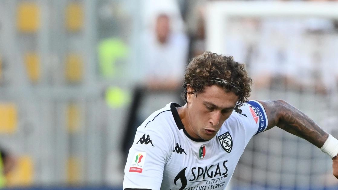 Grande entusiasmo fra i tifosi: tutto esaurito al Picco per il debutto in campionato, venduti oltre 10mila biglietti. D’Angelo deve fare i conti con numerose defezioni cui si è aggiunta in extremis quella dell’esterno sinistro. . Grande entusiasmo fra i tifosi: tutto esaurito al Picco per il debutto in campionato, venduti oltre 10mila biglietti. D’Angelo deve fare i conti con numerose defezioni cui si è aggiunta in extremis quella dell’esterno sinistro. .