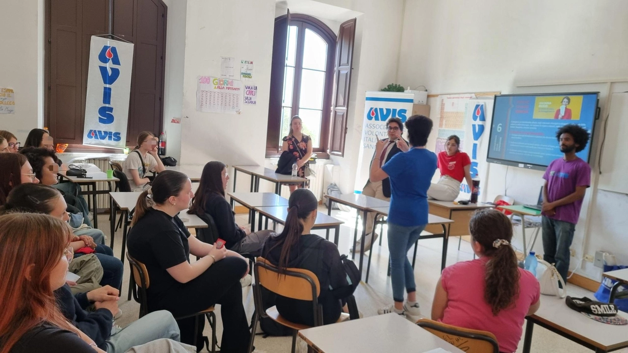 L’incontro al Liceo Properzio sull’importanza della donazione del sangue: un gesto di generosità in grado di salvare vite L’incontro al Liceo Properzio sull’importanza della donazione del sangue: un gesto di generosità in grado di salvare vite