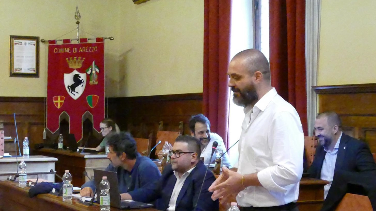 Passaggio in aula per nuova stazione e San Zeno, arriva il sì anche dalla maggioranza. Già al lavoro insieme Pd, 5 Stelle e Arezzo 2020. "L’intesa allargata qui è in cantiere da anni". Passaggio in aula per nuova stazione e San Zeno, arriva il sì anche dalla maggioranza. Già al lavoro insieme Pd, 5 Stelle e Arezzo 2020. "L’intesa allargata qui è in cantiere da anni".