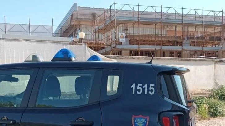 Sequestro di struttura abusiva vista Fonti del Clitunno: tre denunciati per la realizzazione di sale per cerimonie e parcheggio senza autorizzazione in zona di pregio ambientale. Sequestro di struttura abusiva vista Fonti del Clitunno: tre denunciati per la realizzazione di sale per cerimonie e parcheggio senza autorizzazione in zona di pregio ambientale.