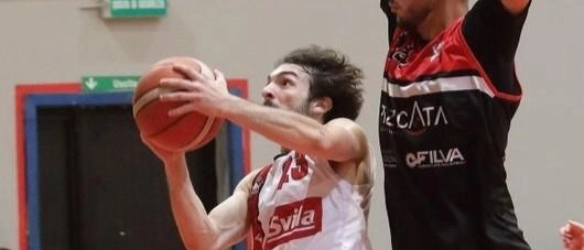 Basket, playoff serie C. Svila Perugia cede a Gualdo. Domani gara 2 a Ferro di Cavallo