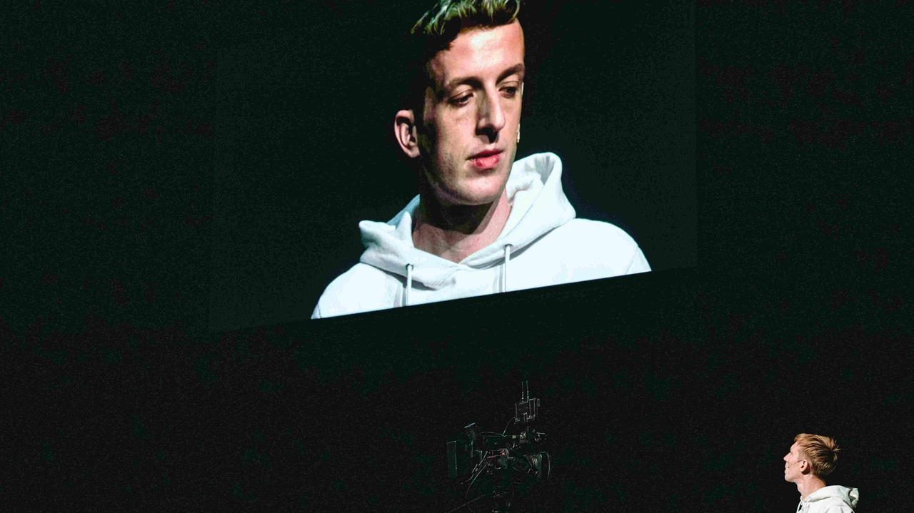 Milo Rau porta il suo ’The Interrogation’ al Dialma Ruggiero per ’Fuori Luogo’ Milo Rau porta il suo ’The Interrogation’ al Dialma Ruggiero per ’Fuori Luogo’
