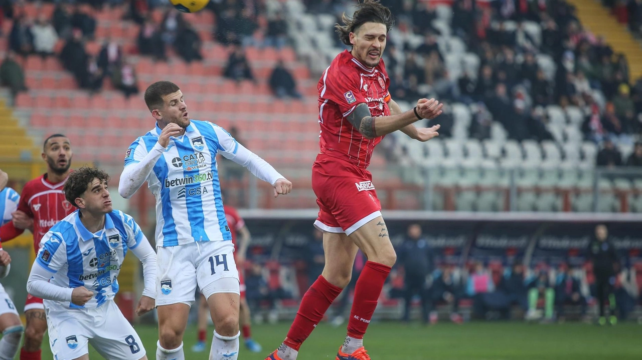 Il capitano biancorosso Gabriele Angella Il capitano biancorosso Gabriele Angella