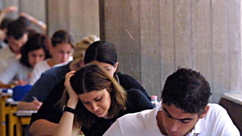 via al concorso per l assunzione di un geometra