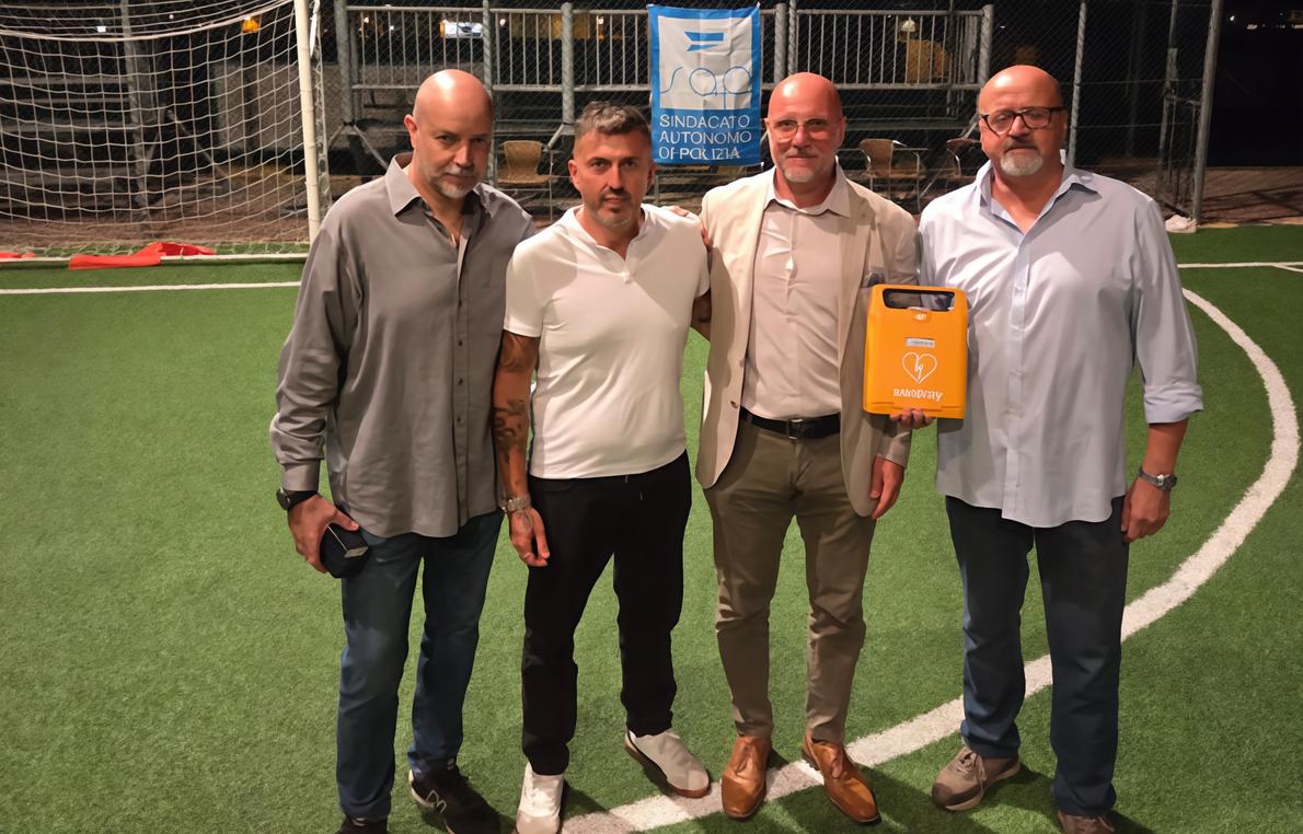 https://www.lanazione.it/image-service/view/acePublic/alias/contentid/ZjcyNjQxMmItZDQwMi00/0/terzo-memorial-don-beniamino-il-sindacato-sap-dona-un-defibrillatore.jpeg?f=1.90:1&w=1200