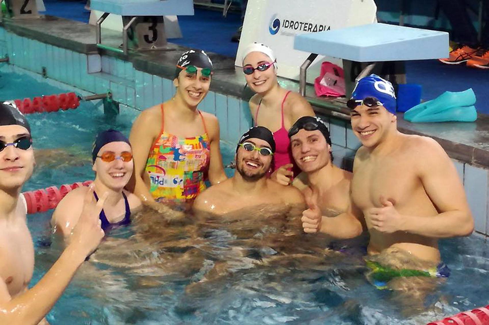 Un corso di nuoto estivo con la Chimera Nuoto Un corso di nuoto estivo con la Chimera Nuoto