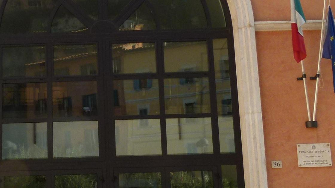 "Vi state troppo occidentalizzando" “Perseguita“ mamma e sorella "Vi state troppo occidentalizzando" “Perseguita“ mamma e sorella