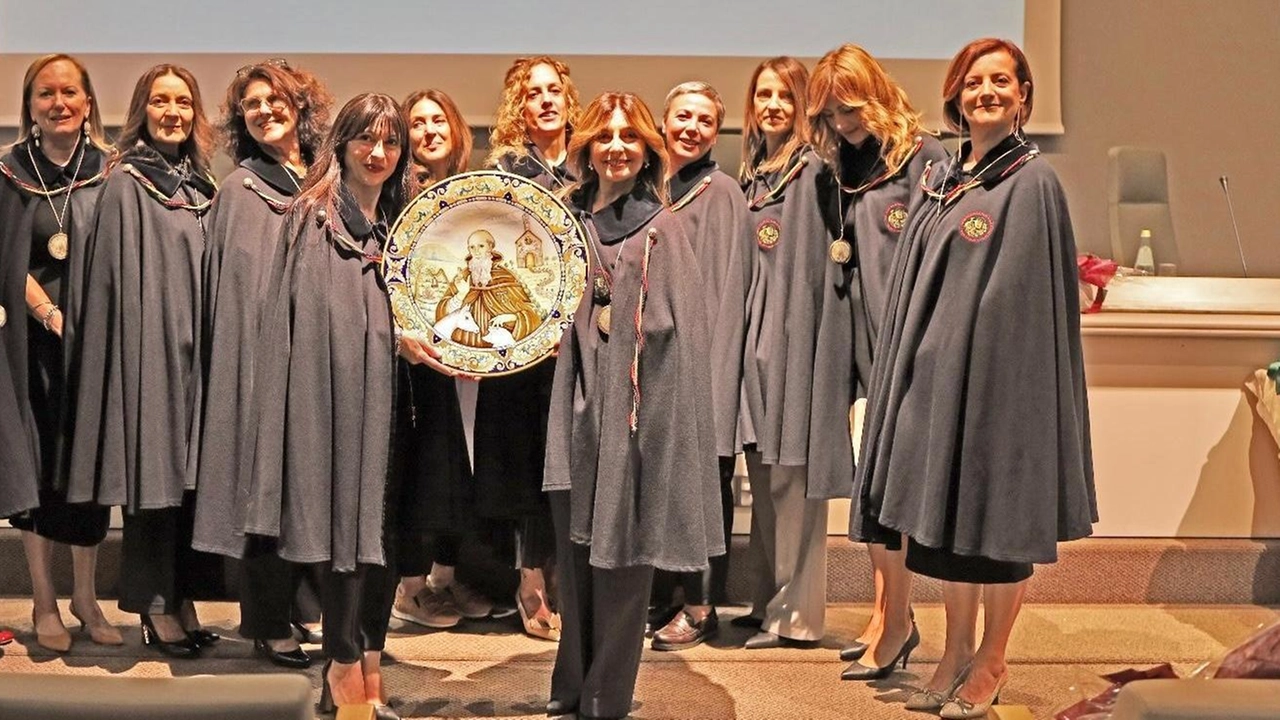 Assisi celebra il tradizionale ringraziamento al protettore degli animali che salvò i cavalli del servizio postale dall’epidemia. Le celebrazioni religiose e la consumazione nei ristoranti. Assisi celebra il tradizionale ringraziamento al protettore degli animali che salvò i cavalli del servizio postale dall’epidemia. Le celebrazioni religiose e la consumazione nei ristoranti.