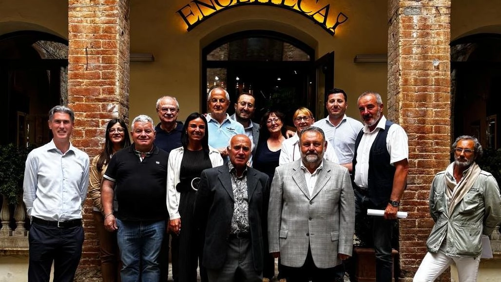 Per l’ex sindaco sarà il terzo triennio al vertice. Con lui anche i vicepresidenti Crociani e Tiberini "Puntiamo sullo sviluppo nei mercati esteri, con focus sull’Italia, promozione e sostenibilità". Per l’ex sindaco sarà il terzo triennio al vertice. Con lui anche i vicepresidenti Crociani e Tiberini "Puntiamo sullo sviluppo nei mercati esteri, con focus sull’Italia, promozione e sostenibilità".