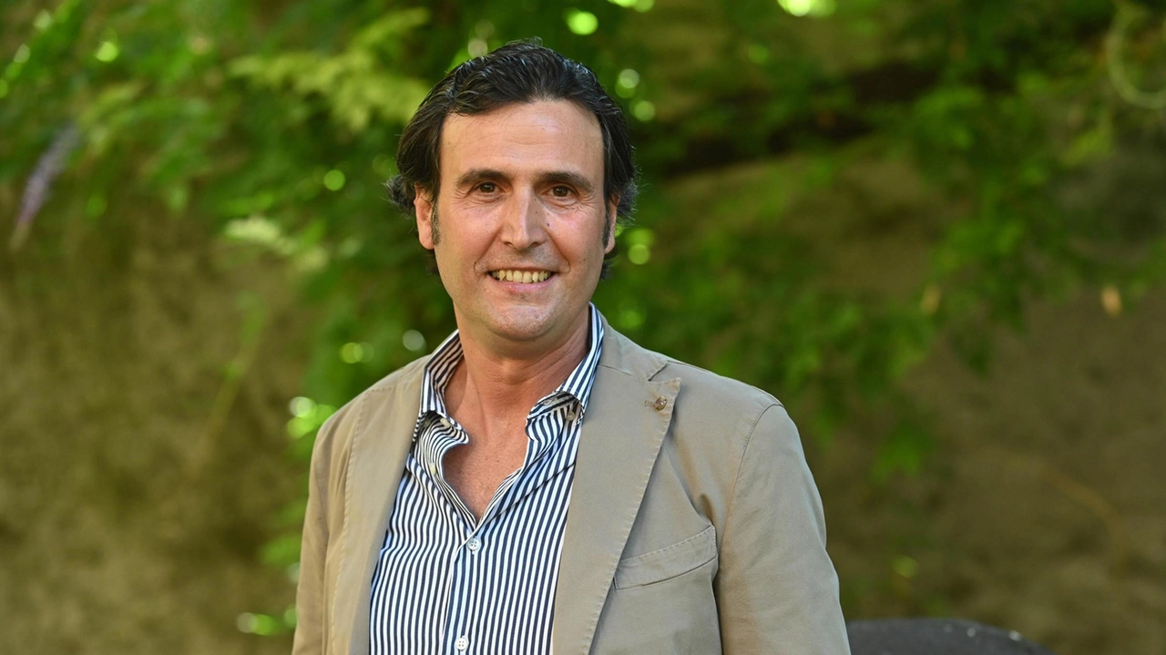 Prosegue il programma delle asfaltature su tutto il territorio comunale, in alcuni casi realizzata in notturna per evitare disagi sulle... Prosegue il programma delle asfaltature su tutto il territorio comunale, in alcuni casi realizzata in notturna per evitare disagi sulle...