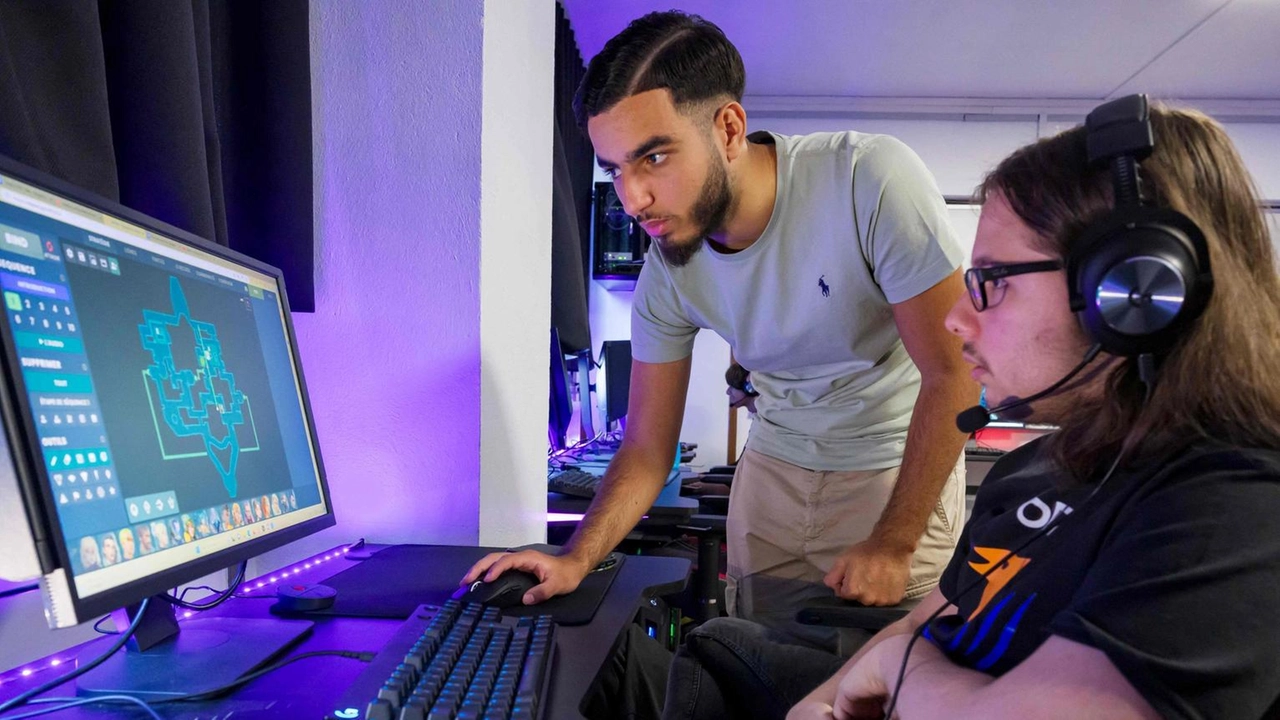 I ragazzi dell’istituto andranno alla fiera Didacta di Bari per esporre il progetto "Questo lavoro ha permesso di essere protagonisti dell’educazione digitale". I ragazzi dell’istituto andranno alla fiera Didacta di Bari per esporre il progetto "Questo lavoro ha permesso di essere protagonisti dell’educazione digitale".