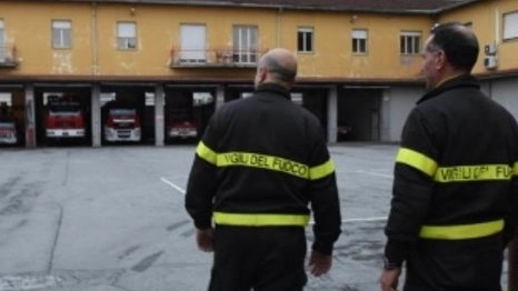 Degrado, zone inagibili e pericolose, condizioni di lavoro insostenibili nella caserma di Lucca dei Vigili del fuoco