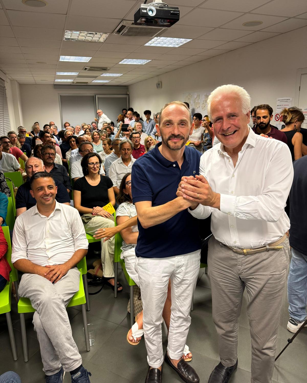 https://www.lanazione.it/image-service/view/acePublic/alias/contentid/ZjdkZDZiYzktNThlYi00/2/la-direzione-del-pd-ufficializza-la-ricandidatura-del-governatore-nella-foto-il-segretario-regionale-dem-emiliano-fossi-e-il-presidente-della-regione-toscana-uscente-eugenio-giani.jpeg?f=1.91:1&w=1200