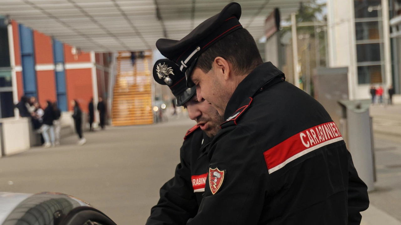 Necessario l’intervento dei carabinieri per sedare l’ennesima lite in strada Necessario l’intervento dei carabinieri per sedare l’ennesima lite in strada