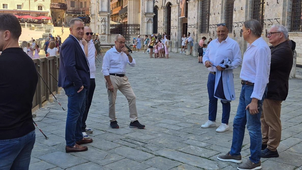 Nessuna esclusione clamorosa dopo le previsite al Ceppo, se non quella scontata per Ares Elce. Il decano dei capitani Toscano: "Credo che i veterinari abbiano fatto un buon lavoro" .