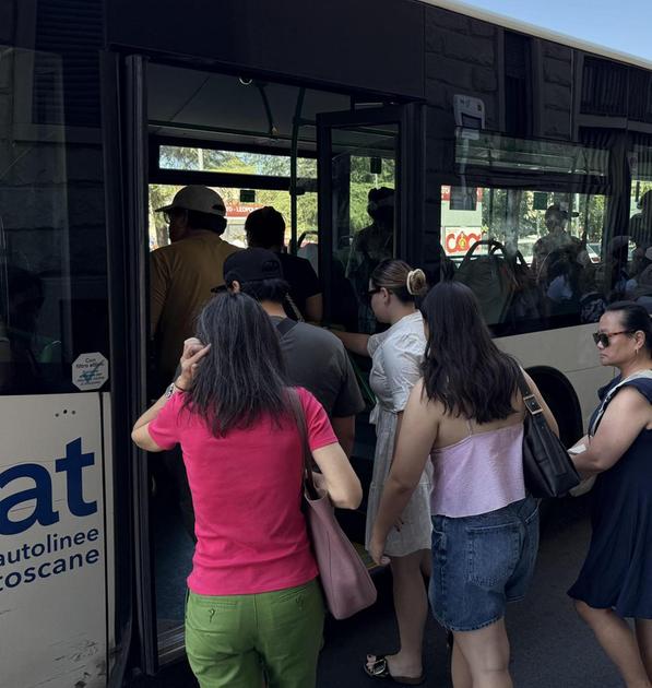 Sciopero bus e tram. Primo giorno di scuola a forte rischio traffico Sciopero bus e tram. Primo giorno di scuola a forte rischio traffico