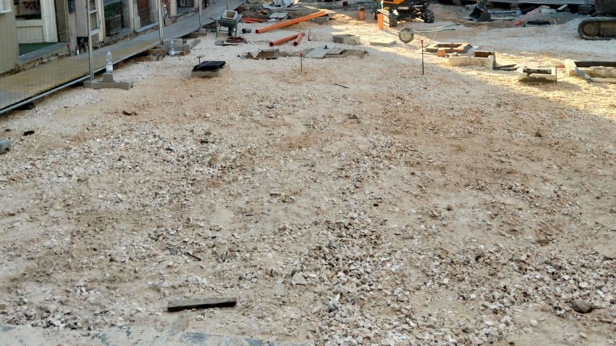 Le operazioni di cantiere sono concentrate in questi giorni su piazzetta del Fondo che sarà terminata con l’ultima pavimentazione