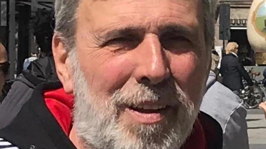 Mancavano pochi giorni al suo 68esimo compleanno, il 16 settembre, ma non ce l’ha fatta a festeggiarlo. Giacomo Guarducci... Mancavano pochi giorni al suo 68esimo compleanno, il 16 settembre, ma non ce l’ha fatta a festeggiarlo. Giacomo Guarducci...