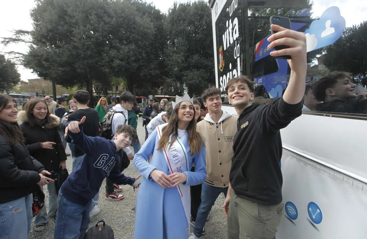 Studenti, una vita da social. I consigli di Miss Italia : "State connessi con la realtà"