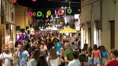Fra musica e shopping notturno. Due giorni con Pinocchio in strada