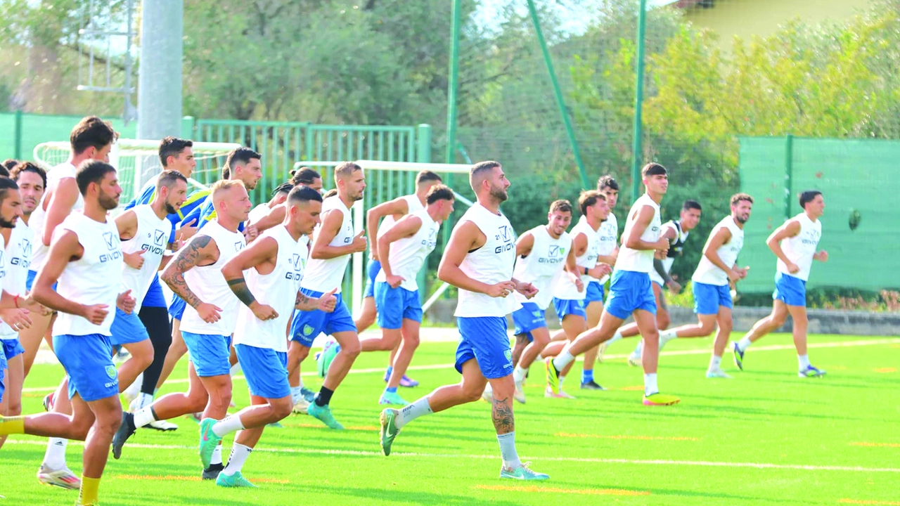 La formazione toscana si allena in vista del match contro il Sassuolo La formazione toscana si allena in vista del match contro il Sassuolo