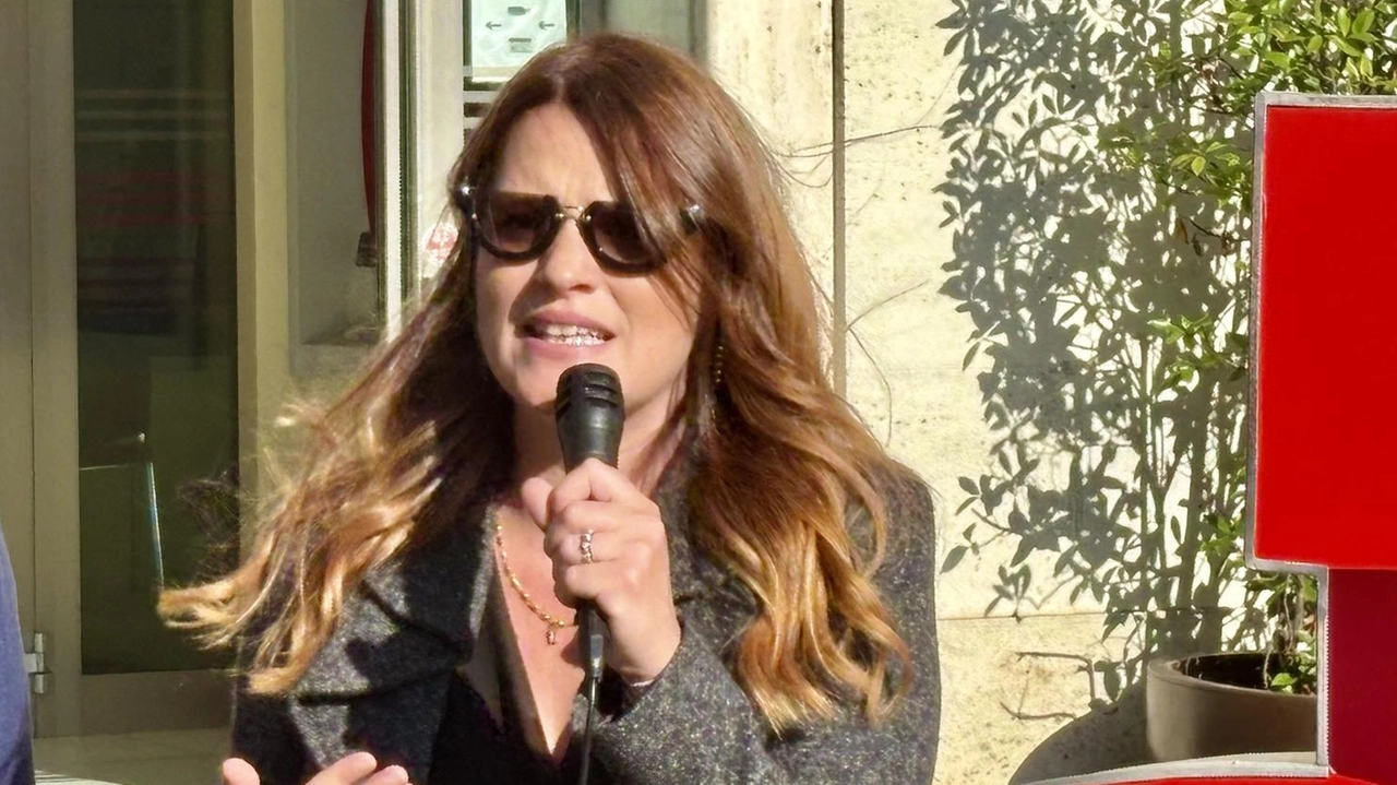 Dopo che l’assessora pontederese era stata tagliata fuori dalla lista prove di disgelo con l’appello alla segretaria che interviene direttamente. Dopo che l’assessora pontederese era stata tagliata fuori dalla lista prove di disgelo con l’appello alla segretaria che interviene direttamente.