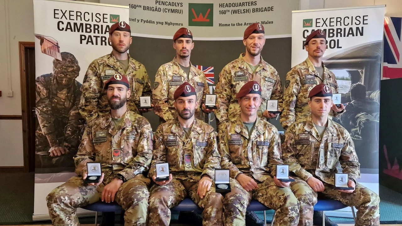 L'Esercito Italiano conquista la medaglia d'argento alla "Cambrian Patrol" in Gran Bretagna, evento addestrativo di pattugliamento di alto livello con partecipazione internazionale. L'Esercito Italiano conquista la medaglia d'argento alla "Cambrian Patrol" in Gran Bretagna, evento addestrativo di pattugliamento di alto livello con partecipazione internazionale.