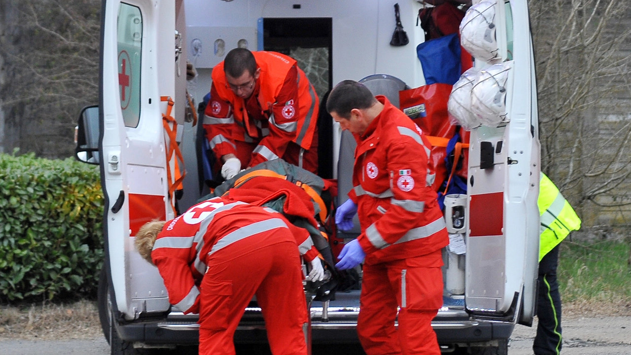 Incidente fra due auto, nello scontro sono rimaste ferite due persone tra cui una donna in gravidanza (Foto di repertorio)