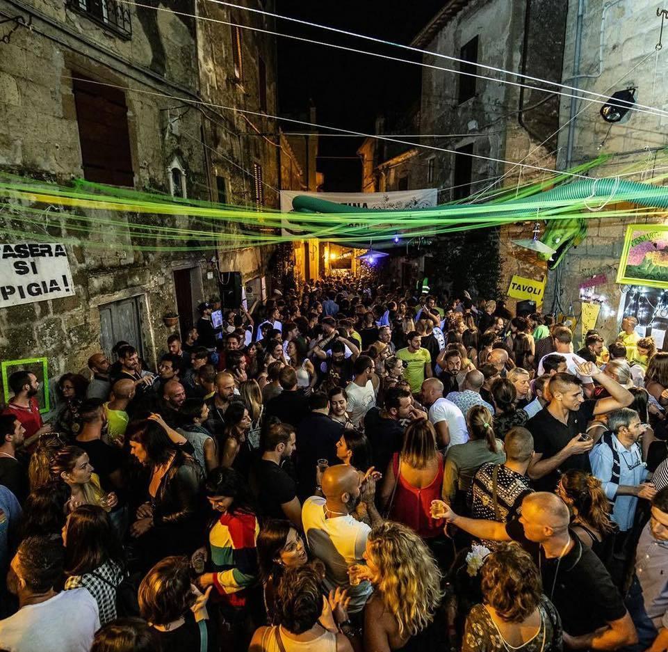 Degustazioni, musica e impegno sociale. A Pitigliano torna l’atteso ’Settembre di Vino’