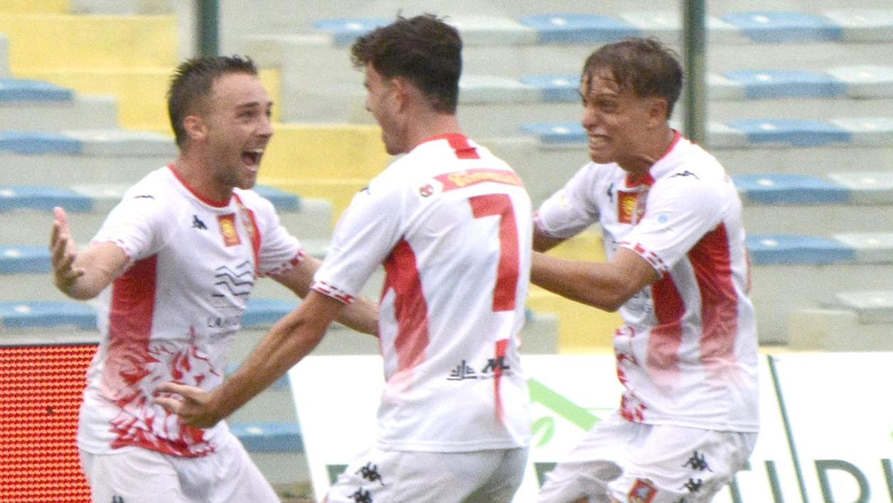 Il tifo organizzato compatto: "Polemica sterile, pensiamo a sostenere il Grifone" Il tifo organizzato compatto: "Polemica sterile, pensiamo a sostenere il Grifone"