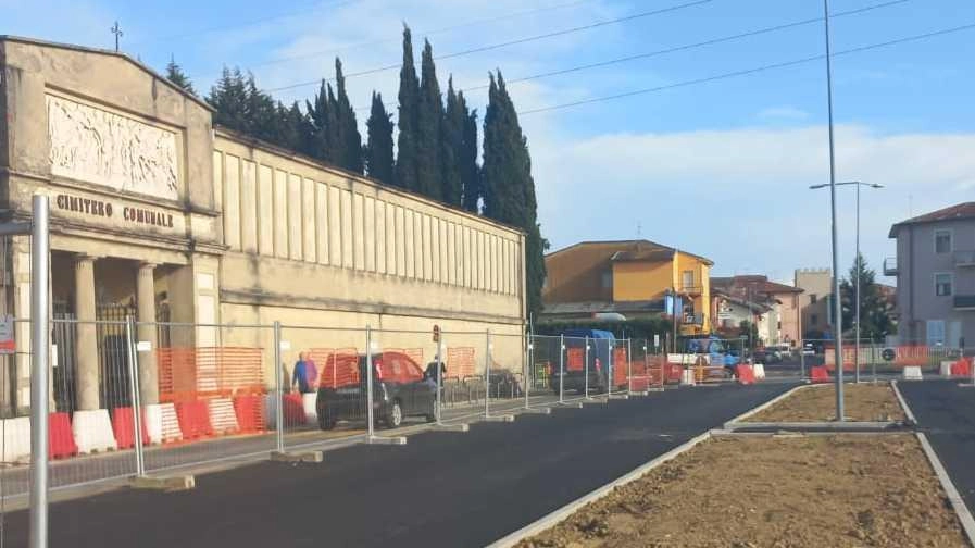 CASTELFRANCO Via Usciana riapre a doppio senso di marcia anche nel tratto di fronte al cimitero comunale e attiguo alla nuova...