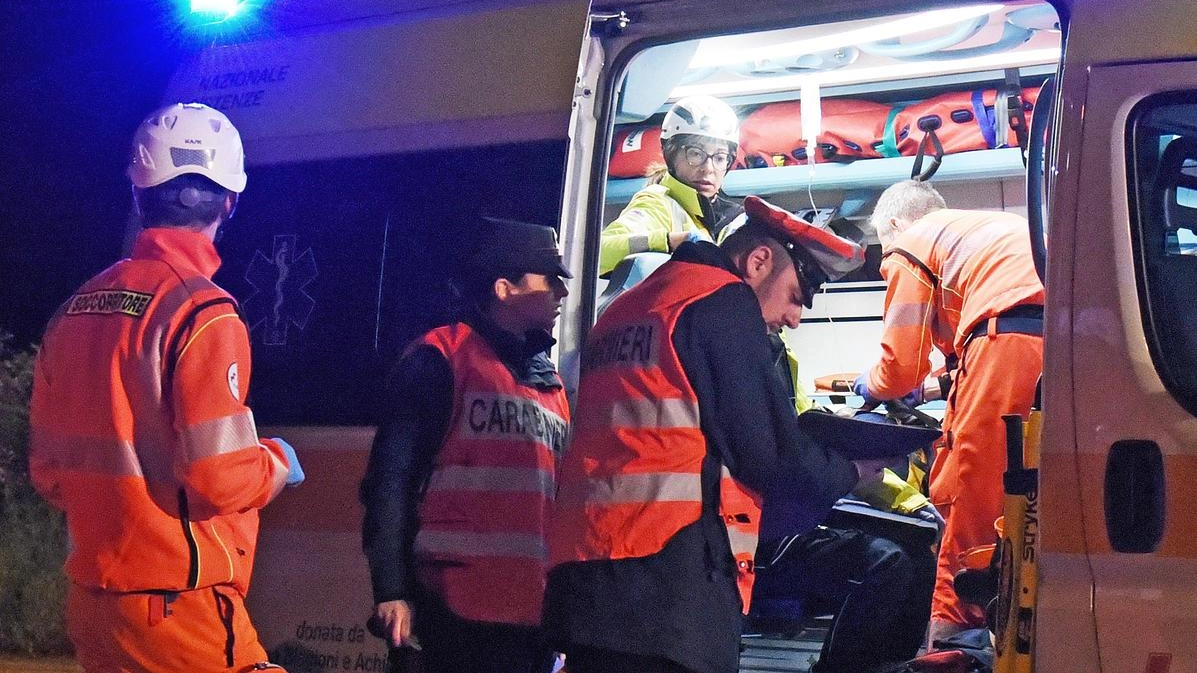 l luogo dello scontro. è arrivata l’ambulanza della Misericordia di San Giovanni Valdarno per soccorrere i feriti e i Carabinieri per i rilievi necessari