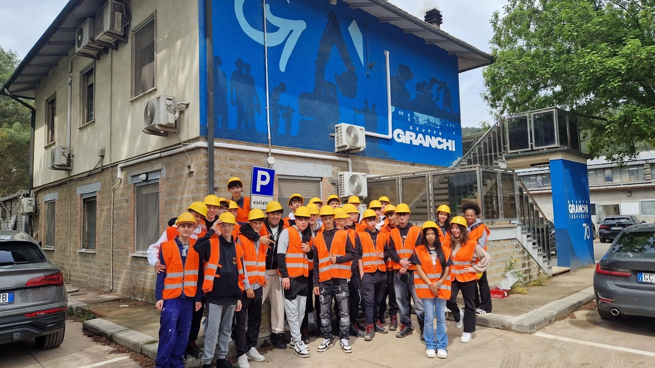Gli studenti dell’Itis Santucci hanno completato il corso di base in un’azienda. Gli studenti dell’Itis Santucci hanno completato il corso di base in un’azienda.