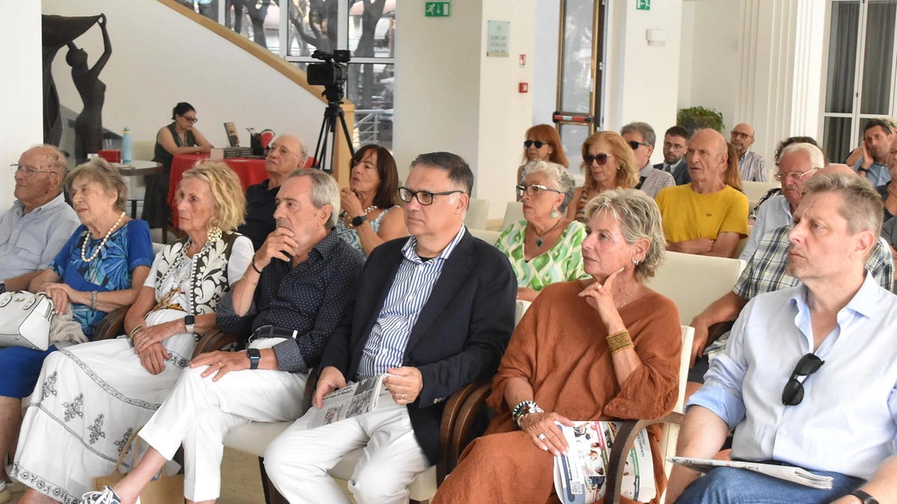Ultimo appuntamento della stagione alle Terme Marine Leopoldo II. Sabato (alle 18) incontro per parlare di abiti, maquillage e acconciature. Ultimo appuntamento della stagione alle Terme Marine Leopoldo II. Sabato (alle 18) incontro per parlare di abiti, maquillage e acconciature.