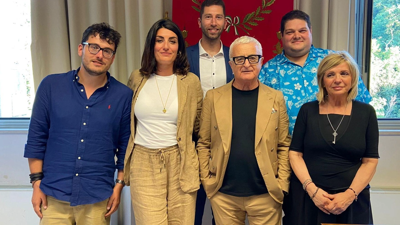 La giunta del sindaco Piero Pii: le liste di maggioranza sono intervenute sugli insulti contro Riccardo Vannetti, ma il Pd non molla la presa La giunta del sindaco Piero Pii: le liste di maggioranza sono intervenute sugli insulti contro Riccardo Vannetti, ma il Pd non molla la presa