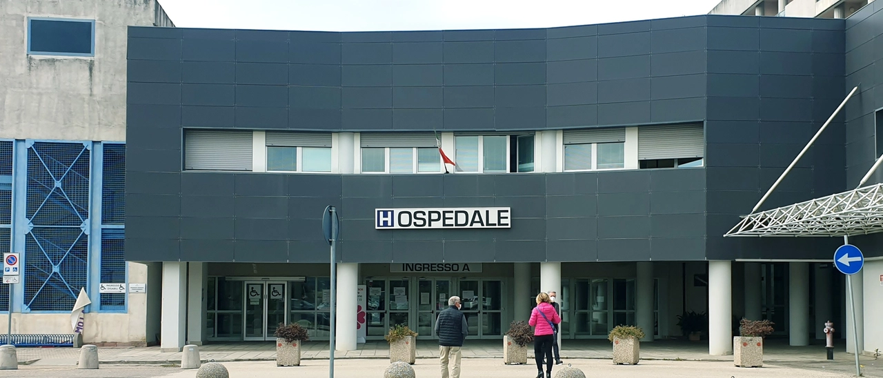 Muore dopo le cure in ospedale: rimandato a casa con una lacerazione