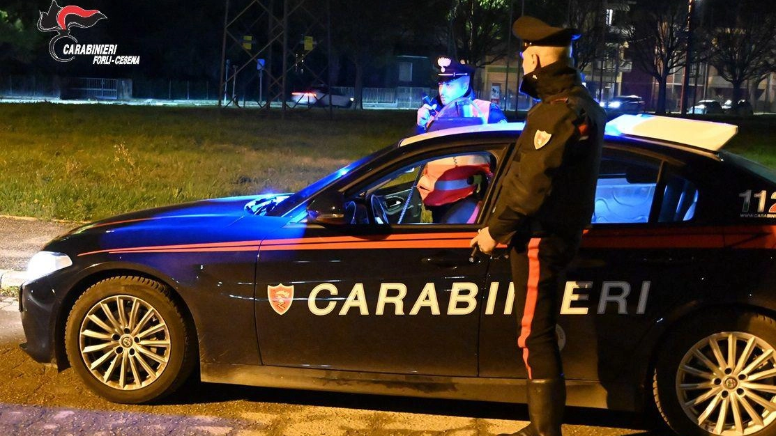 In entrambe le liti ad intervenire per riportare la calma tra i vari contedenti sono subito intervenuti i carabinieri
