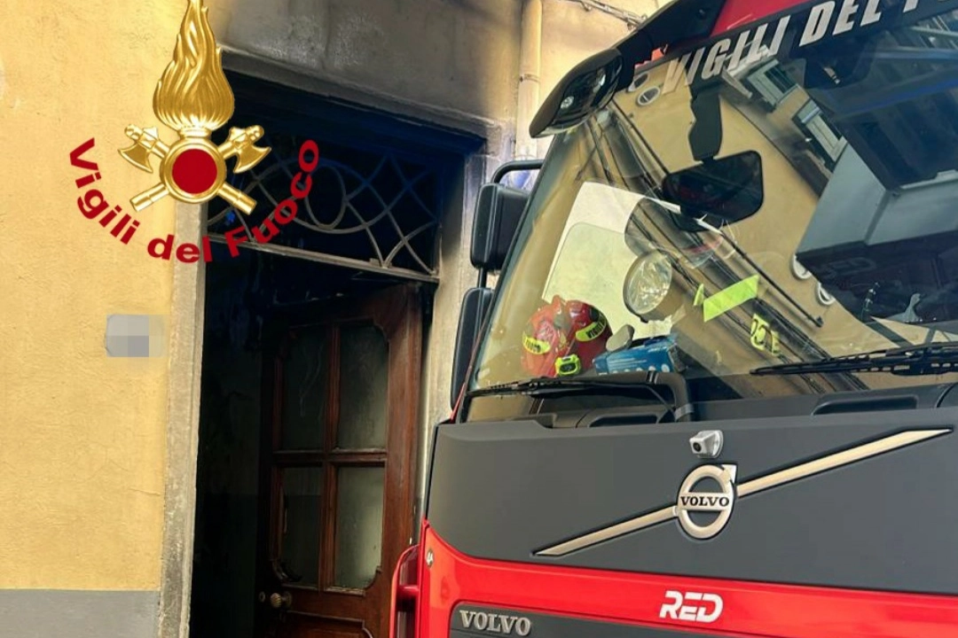 Vigili del fuoco sul luogo dell'incendio