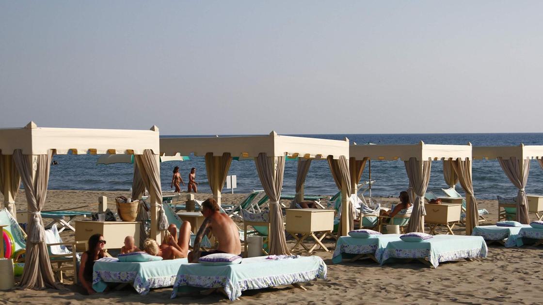 L’affluenza nelle stanze di hotel: "Un turismo mordi e fuggi. Alta la percentuale di stranieri" L’affluenza nelle stanze di hotel: "Un turismo mordi e fuggi. Alta la percentuale di stranieri"