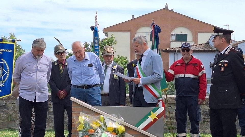 Deposizione corona a monumento Caduti Nassiriya a San Miniato Basso per ricordare vittime attentato 2003. Invito alla cittadinanza. Deposizione corona a monumento Caduti Nassiriya a San Miniato Basso per ricordare vittime attentato 2003. Invito alla cittadinanza.