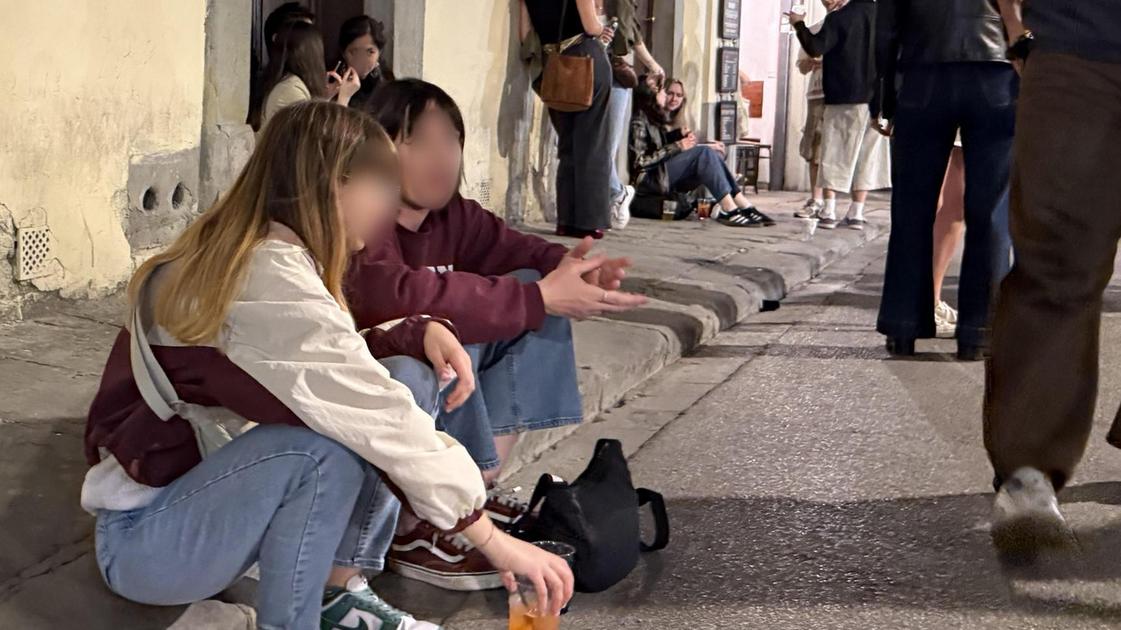 Gli stratagemmi per bere: "Piattaforme, minimarket e amici maggiorenni nei locali" Gli stratagemmi per bere: "Piattaforme, minimarket e amici maggiorenni nei locali"