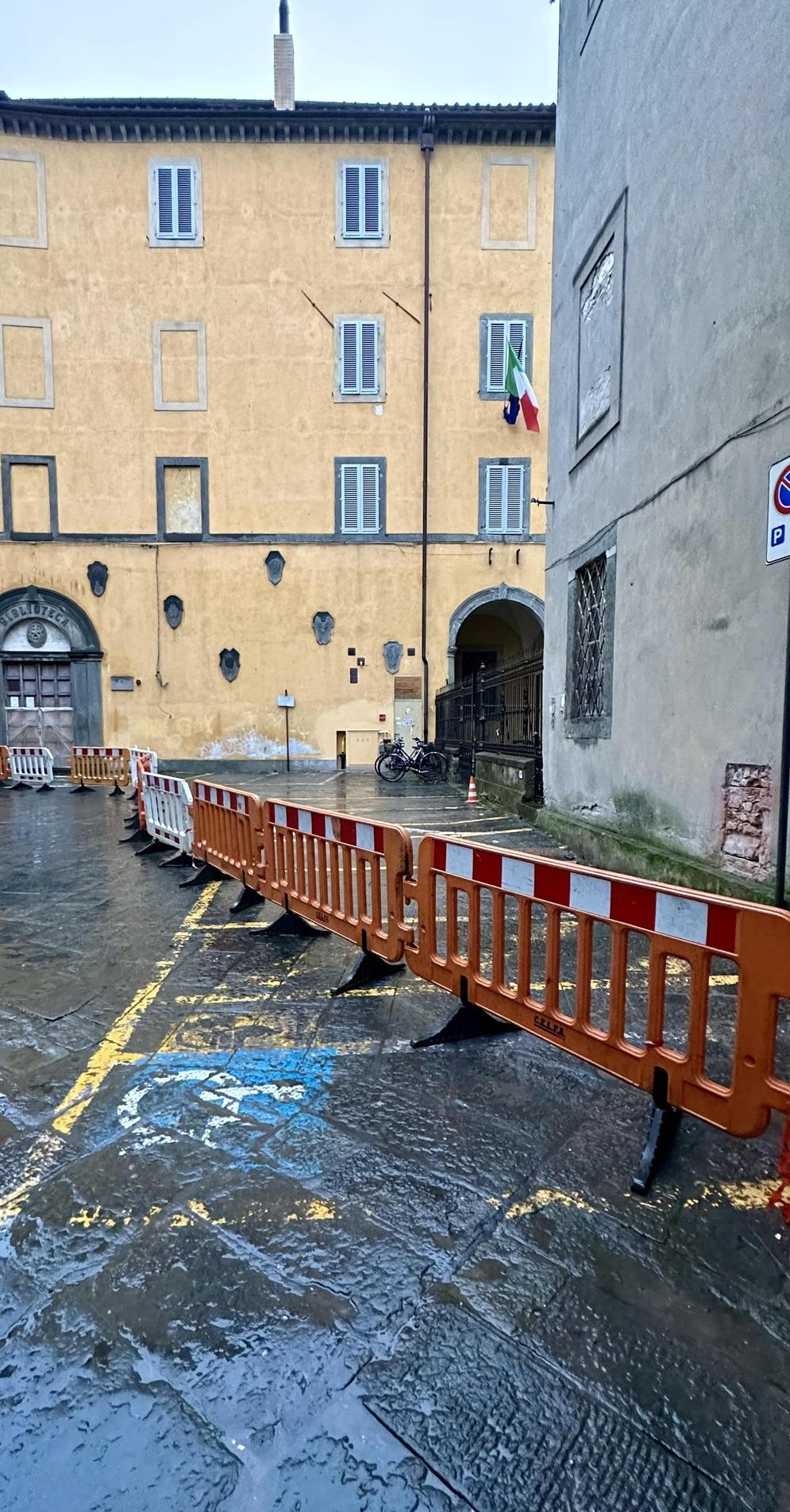 https://www.lanazione.it/image-service/view/acePublic/alias/contentid/Zjk0MDBlOWYtNjcwMy00/0/santa-maria-corteorlandini-nel-cantiere-tutto-tace-e-la-biblioteca-ancora-non-riapre.jpeg