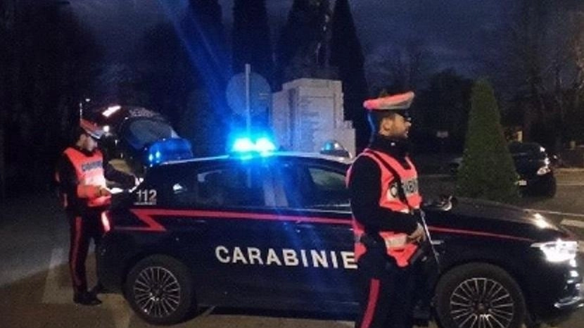 Uno dei posti di blocco istituiti dai carabinieri della stazione di Castellfranco nella frazione di Orentano per i controlli della zona delle Cerbaie Uno dei posti di blocco istituiti dai carabinieri della stazione di Castellfranco nella frazione di Orentano per i controlli della zona delle Cerbaie