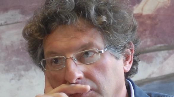 L'Asl ringrazia il dottor Dell'Amico per il suo contributo alla crescita del reparto di Endoscopia. Il coordinamento passa a Raffaele Manta, garantendo innovazione e qualità nei servizi offerti. L'Asl ringrazia il dottor Dell'Amico per il suo contributo alla crescita del reparto di Endoscopia. Il coordinamento passa a Raffaele Manta, garantendo innovazione e qualità nei servizi offerti.