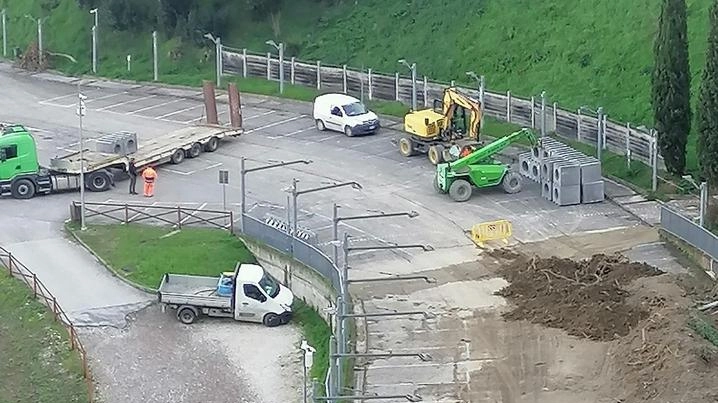 Il parcheggio del Cencione chiuso per le frane dell’inverno scorso Il parcheggio del Cencione chiuso per le frane dell’inverno scorso