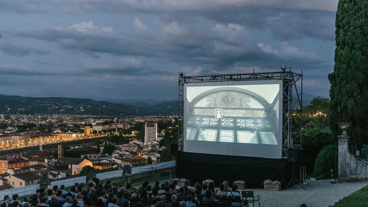 Dall’8 luglio torna ’Cinema in Villa’ con i migliori titoli della stagione, le uscite estive, film in lingua originale e incontri Dall’8 luglio torna ’Cinema in Villa’ con i migliori titoli della stagione, le uscite estive, film in lingua originale e incontri